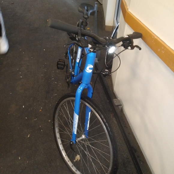 Bicycle - Picture 2 of 10